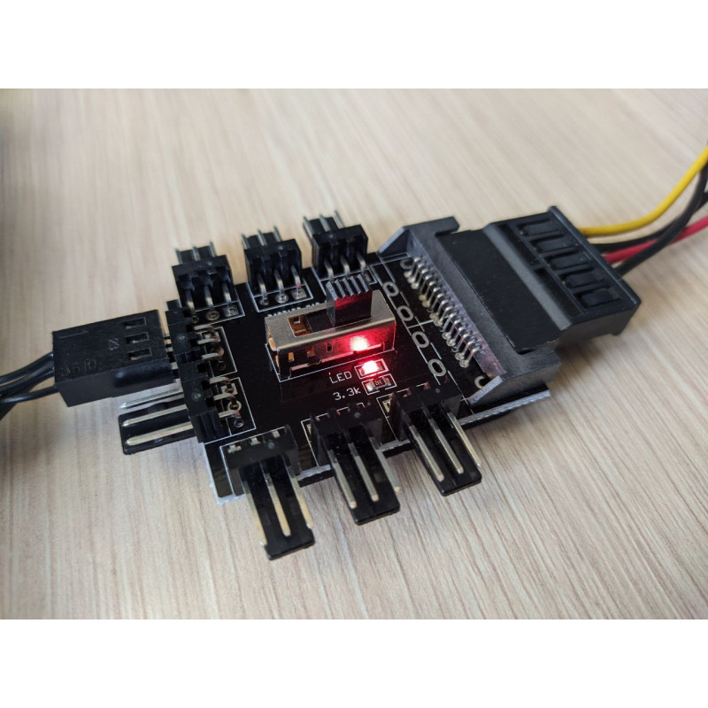 Hub Controladora Velocidad Fan Ventilador Pc Molex O Sata